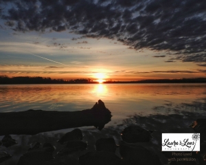 Zorinsky Lake sunrise in Omaha taken by Laura's Lens photography