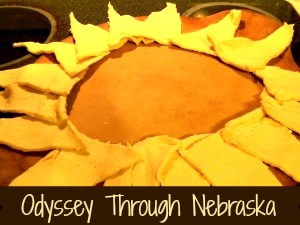 How to make An edible wreath made out of crescent rolls