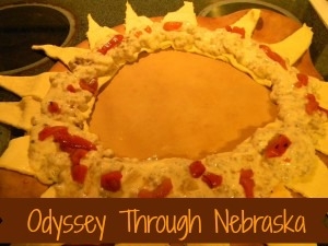 How to make An edible wreath made out of crescent rolls